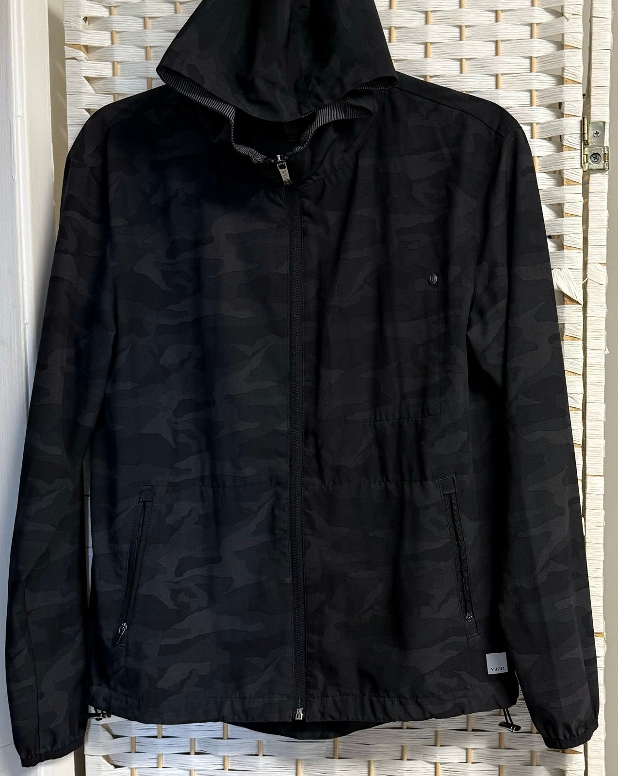 Vuori Lightweight Black Camouflage Jacket Size XS