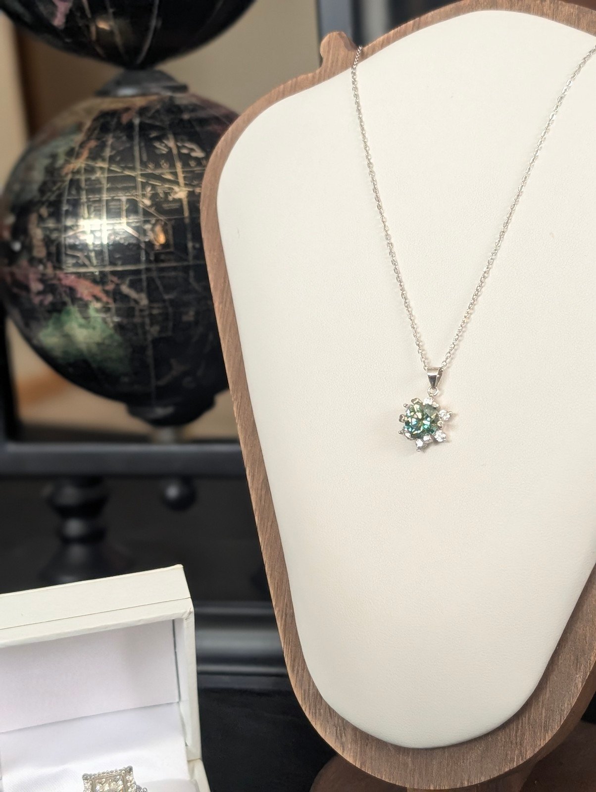 Green Moissanite 2 CT w/ necklace