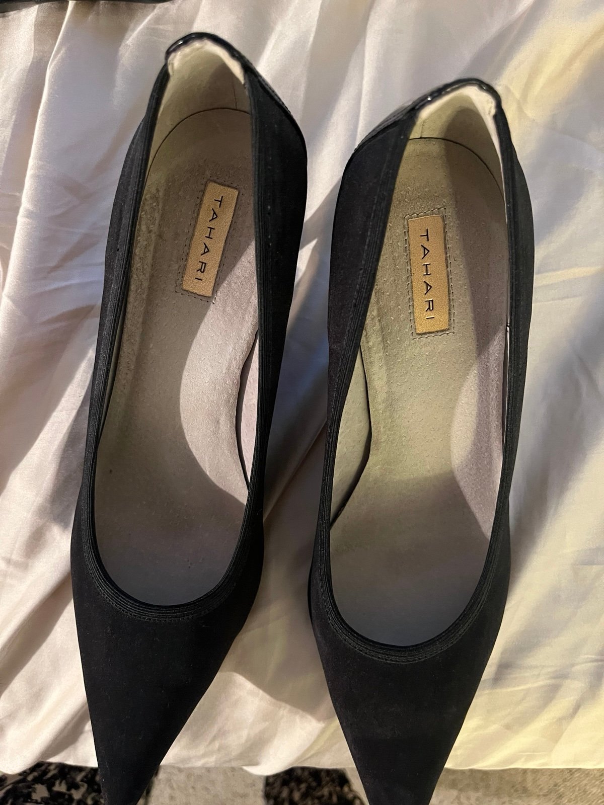 Tahari black shoes