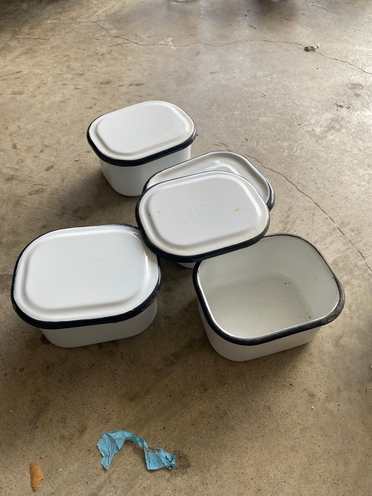 Refrigerator dish