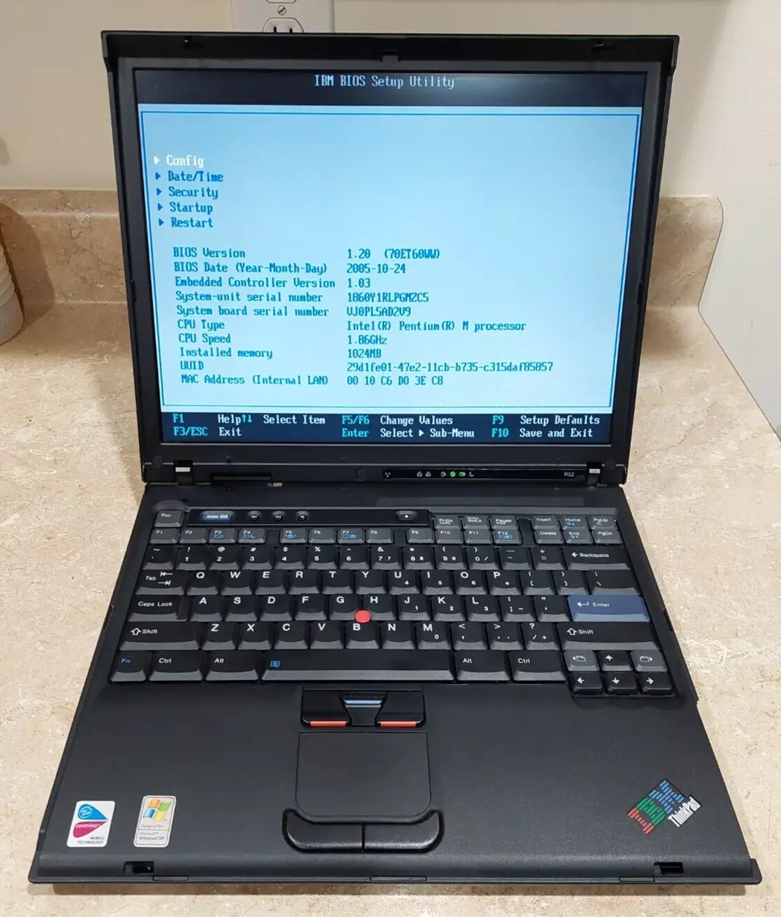 IBM ThinkPad R52 Laptop 14.1" Intel Pentium M Centrino 1.86 Ghz 1GB RAM NO HHD