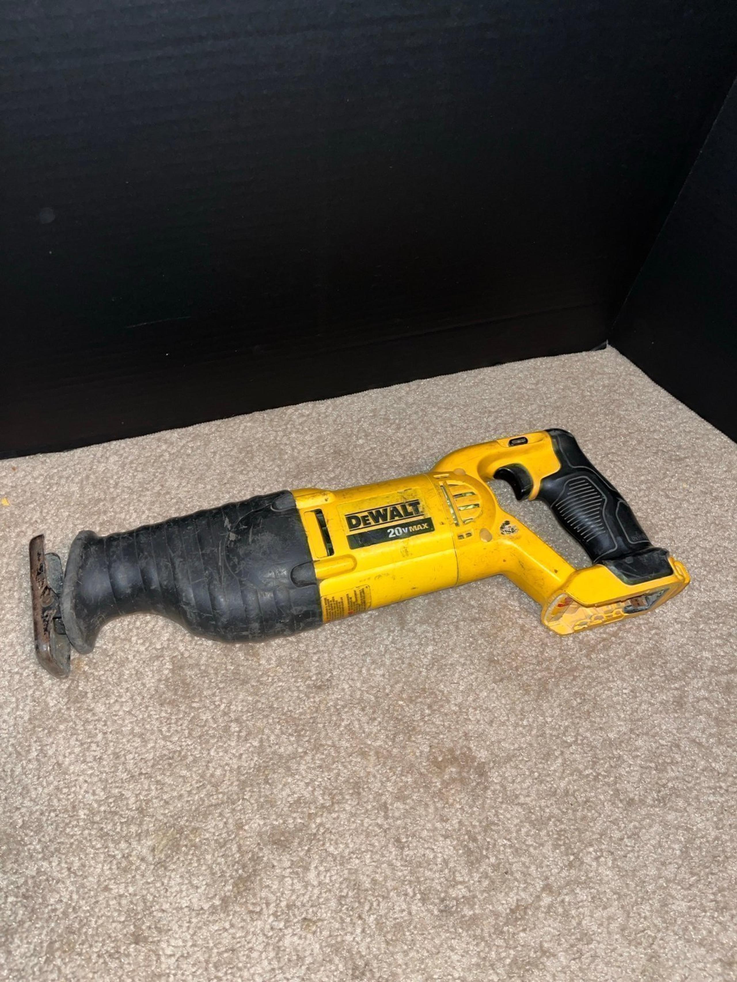 Dewalt 20 VoltMAX DCS381 Cordless Reciprocating Saw