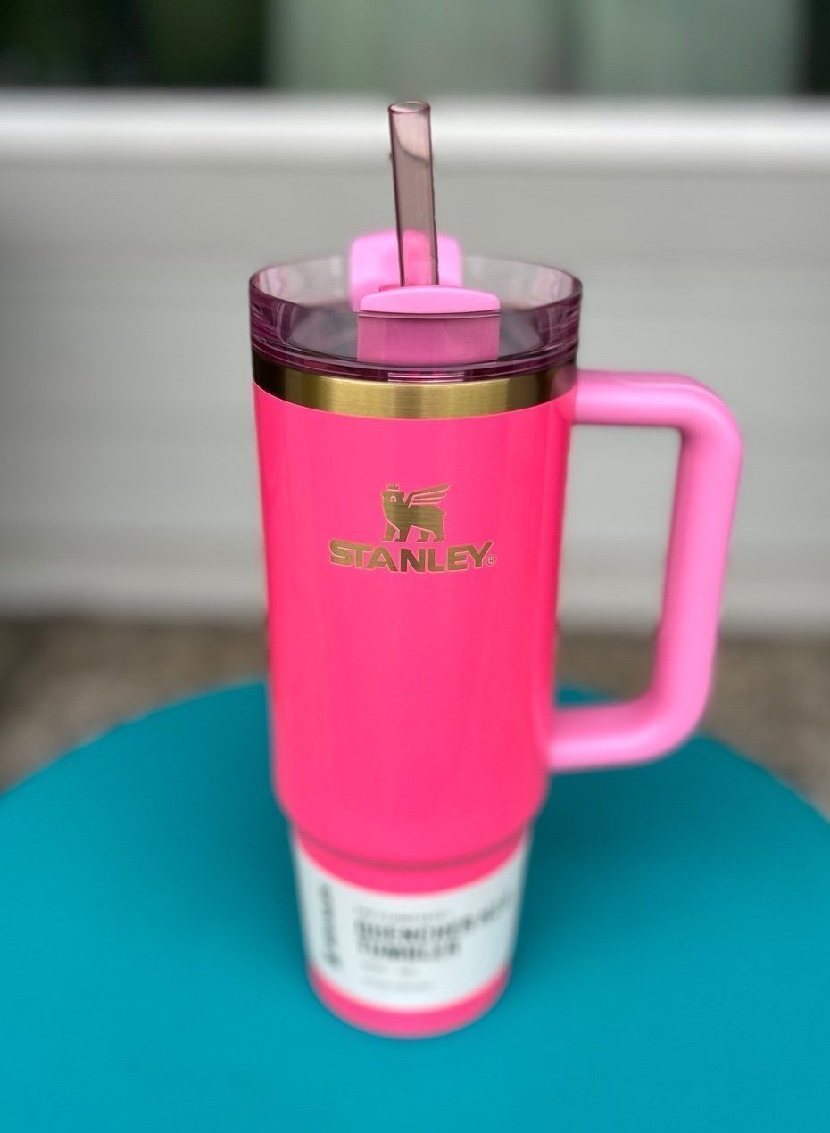 **LIMITED EDITION** BNWT STANLEY PINK PARADE 30oz THE FLOWSTATE QUENCHER