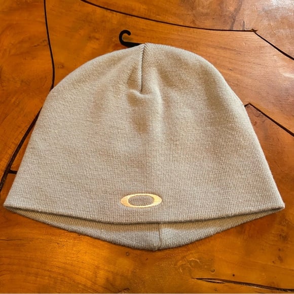 New Oakley Logo Skull Cap Beanie Hat Outdoor Hike Sport Winter Light Blue Adult