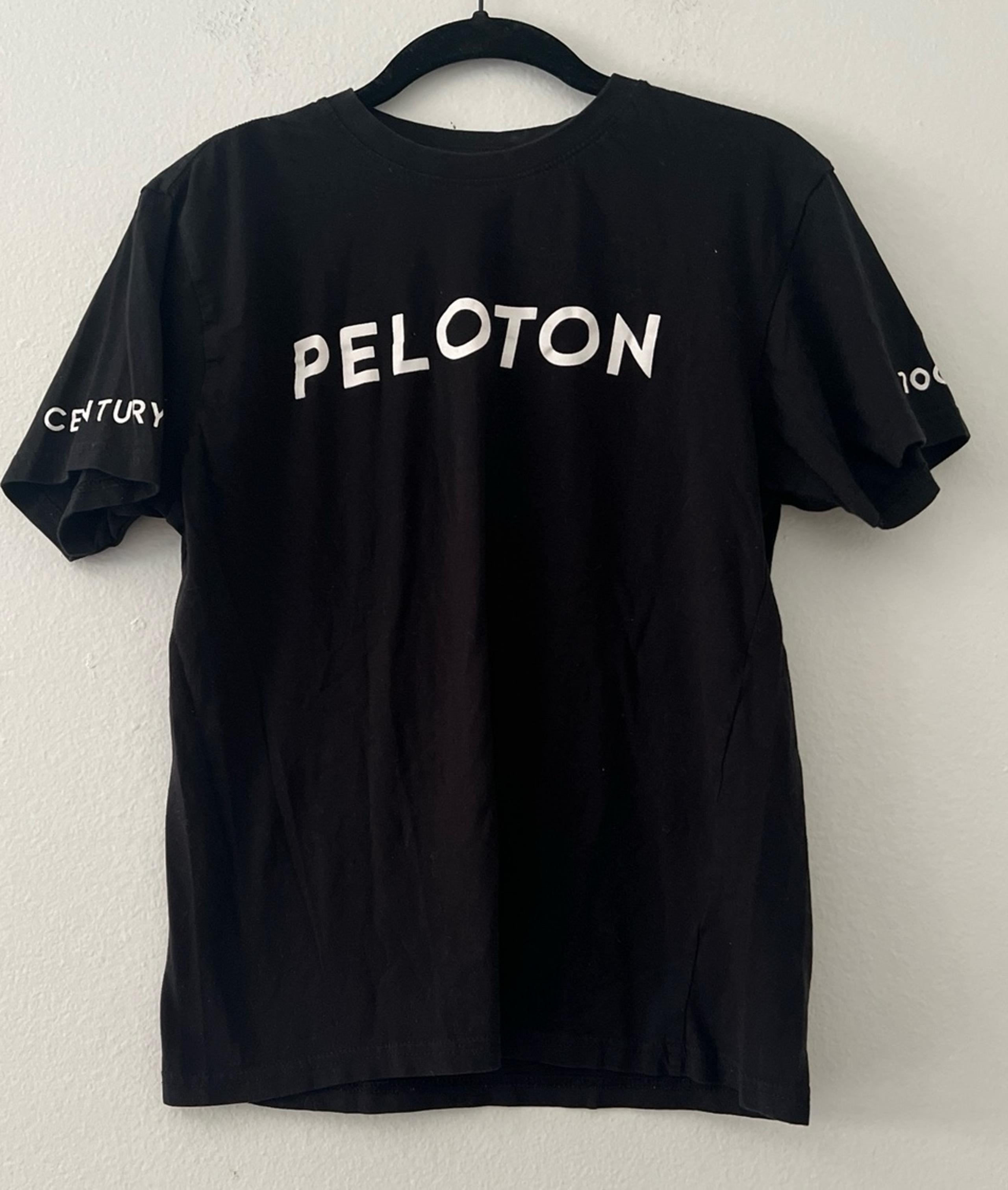 peloton women’s black t-shirt