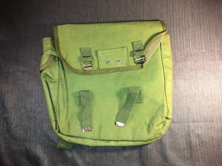 VINTAGE VIETNAM ERA FOREIGN MILITARY WATERPROOF MAP BAG POUCH EC 24