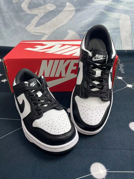 Nike Dunk Low Black White Size11