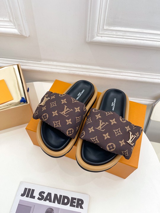 sandals size 38