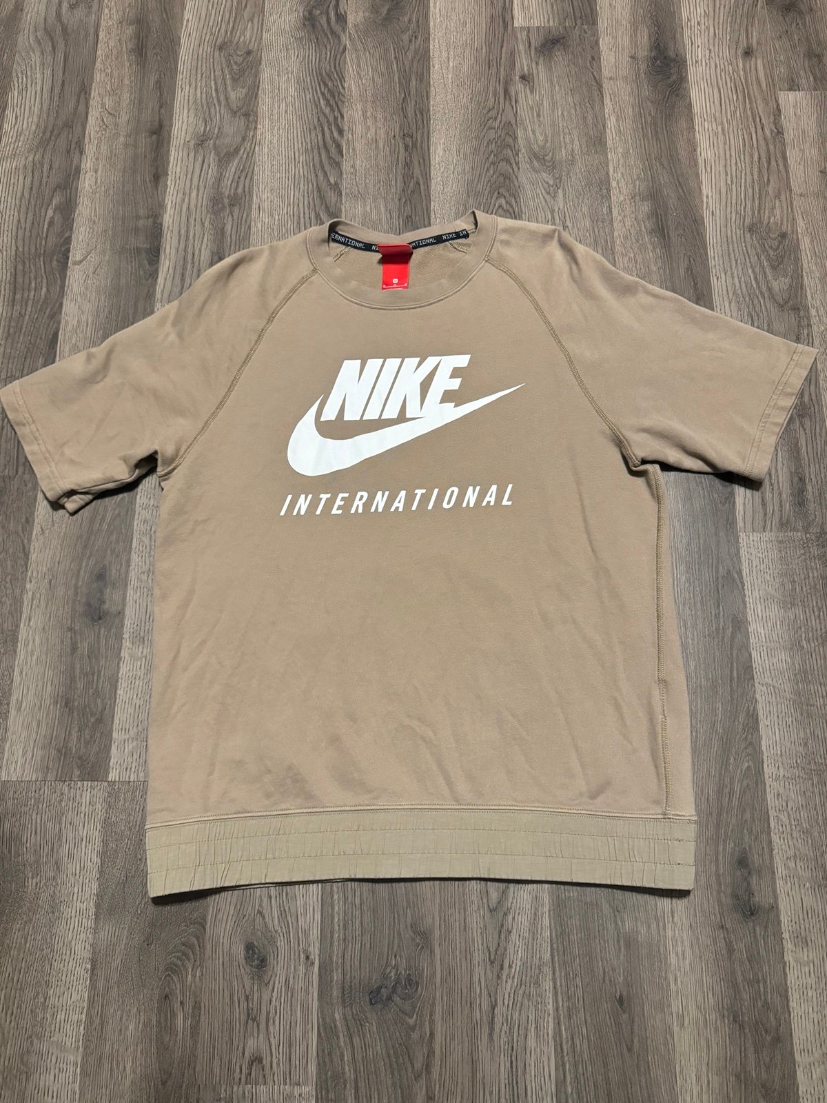 Nike International T shirt men’s medium