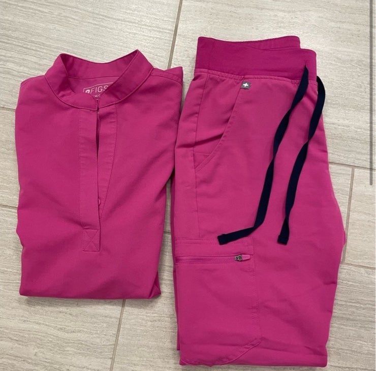 Figs XXS/XS electric orchid Rafaela top/Zamora Pant