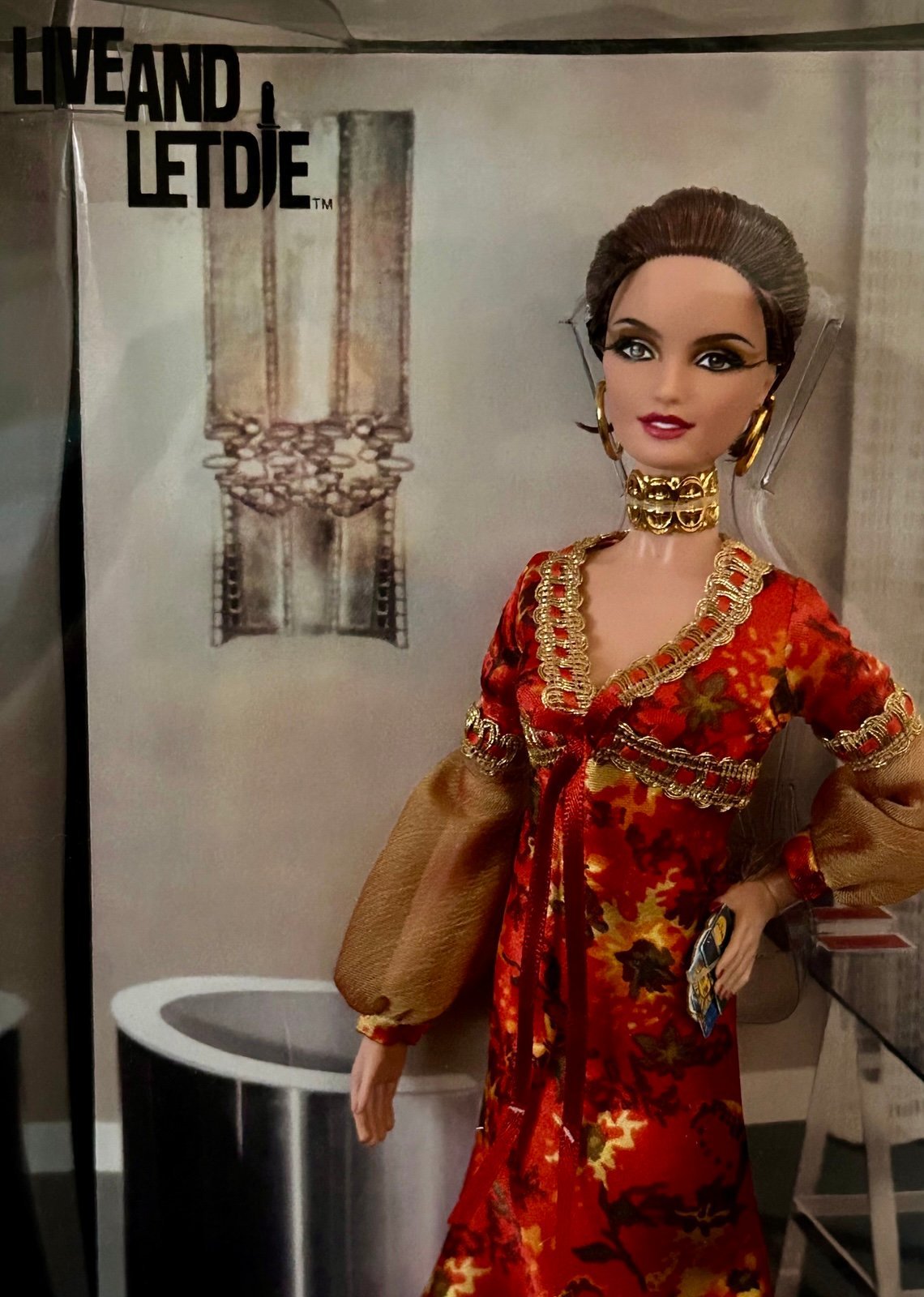 Alluring 2010 Black Label Barbie, James Bond 007: Live and Let Die T4551, NRFB