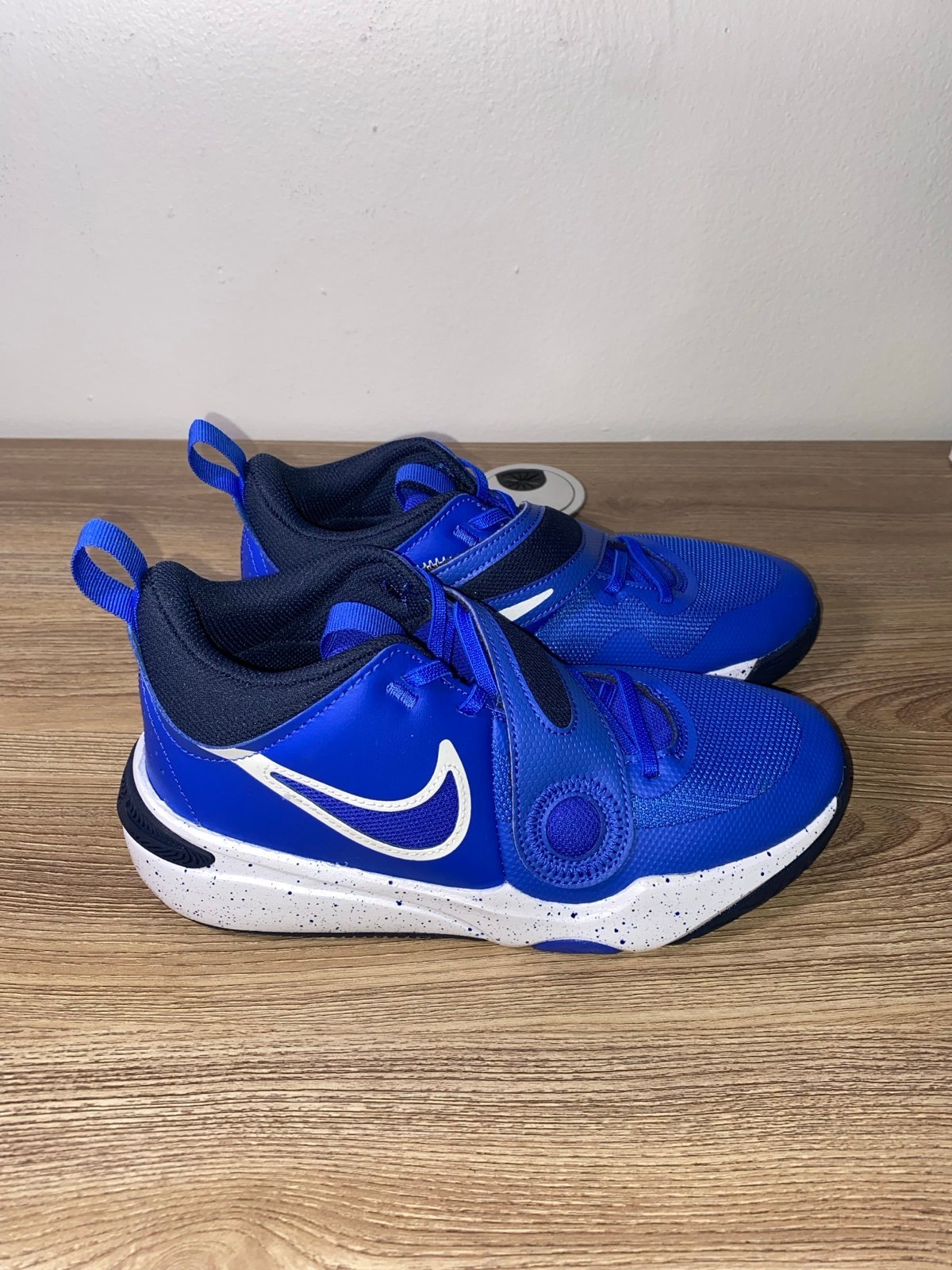 Nike Team Hustle D 11.   Sz 6y