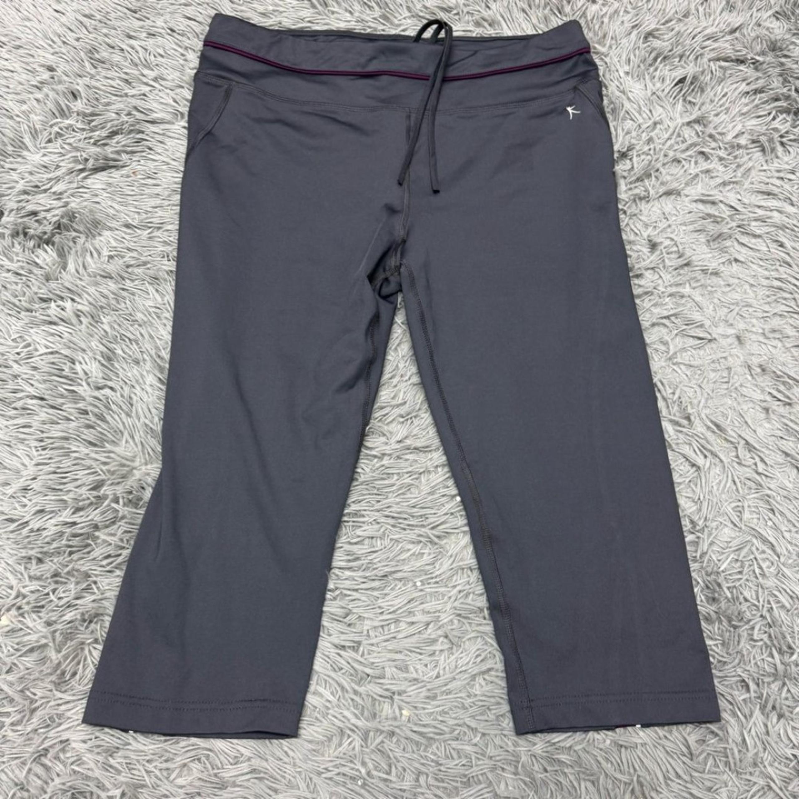 Danskin Now Grey Cropped Leggings Size Large