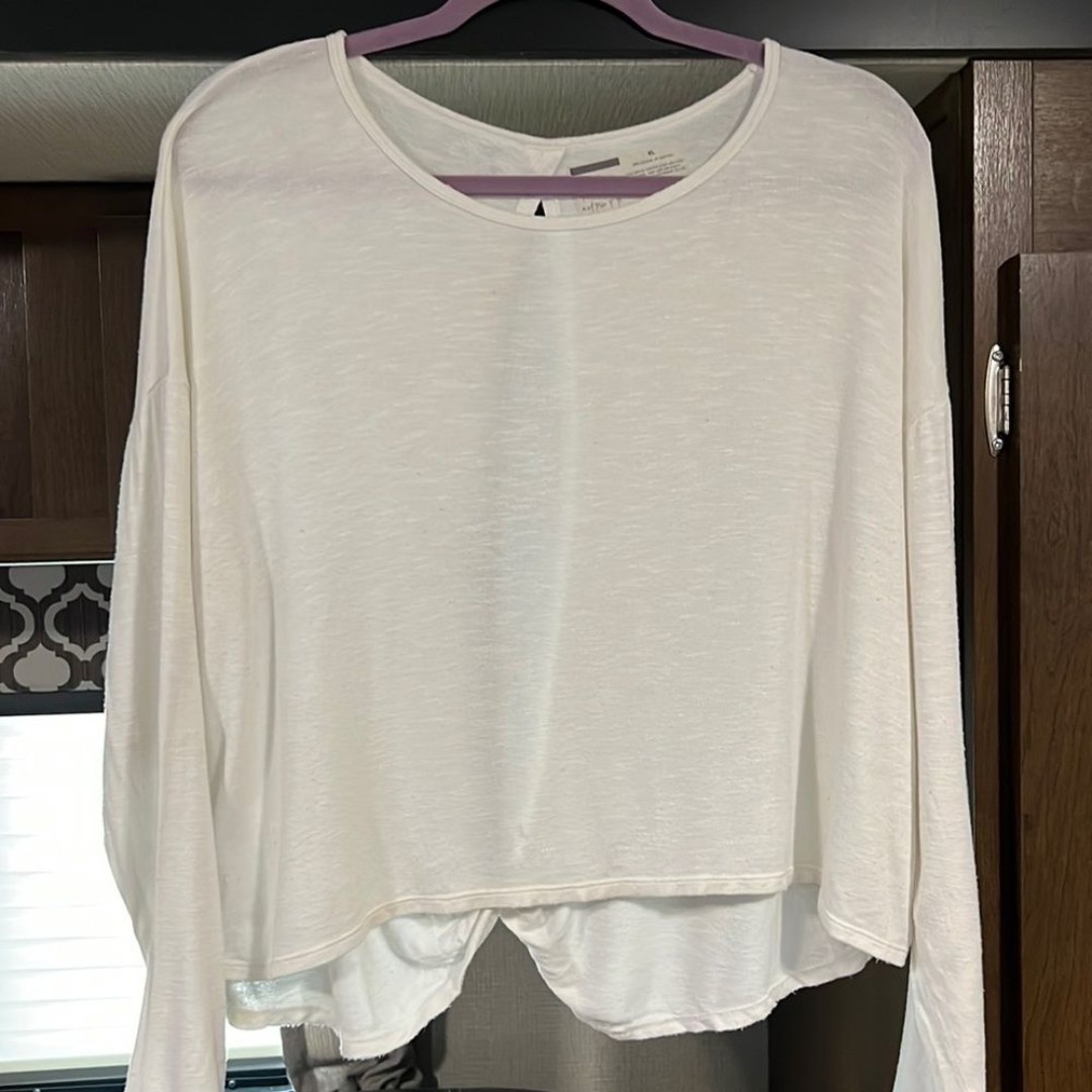 VIE ACTIVE Semi-Crop White Flowey Open Back Long Sleeve Yoga Top - XLarge 1046
