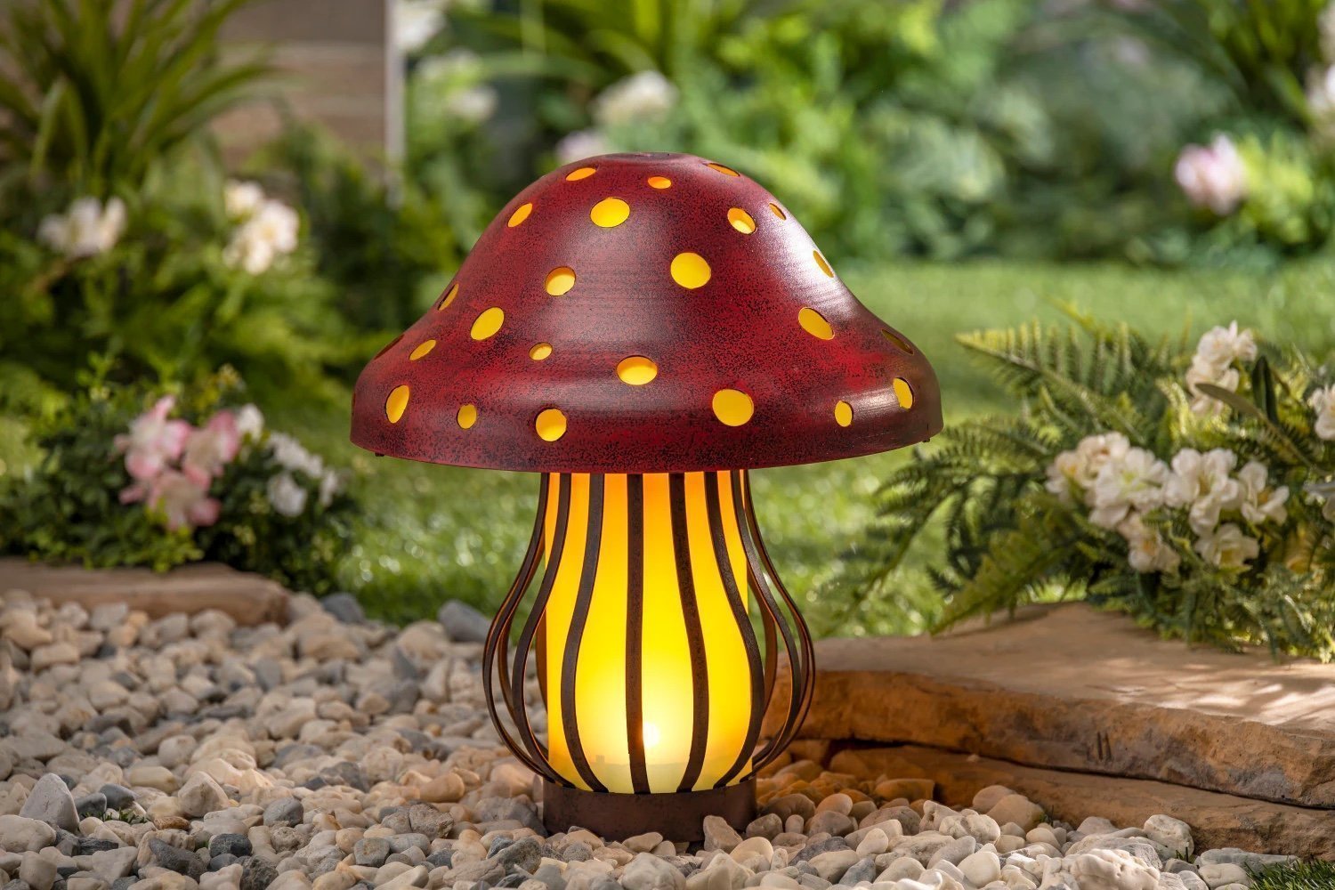 NWT 13.5 in. Solar LED Powered Metal Spring Mushroom Garden