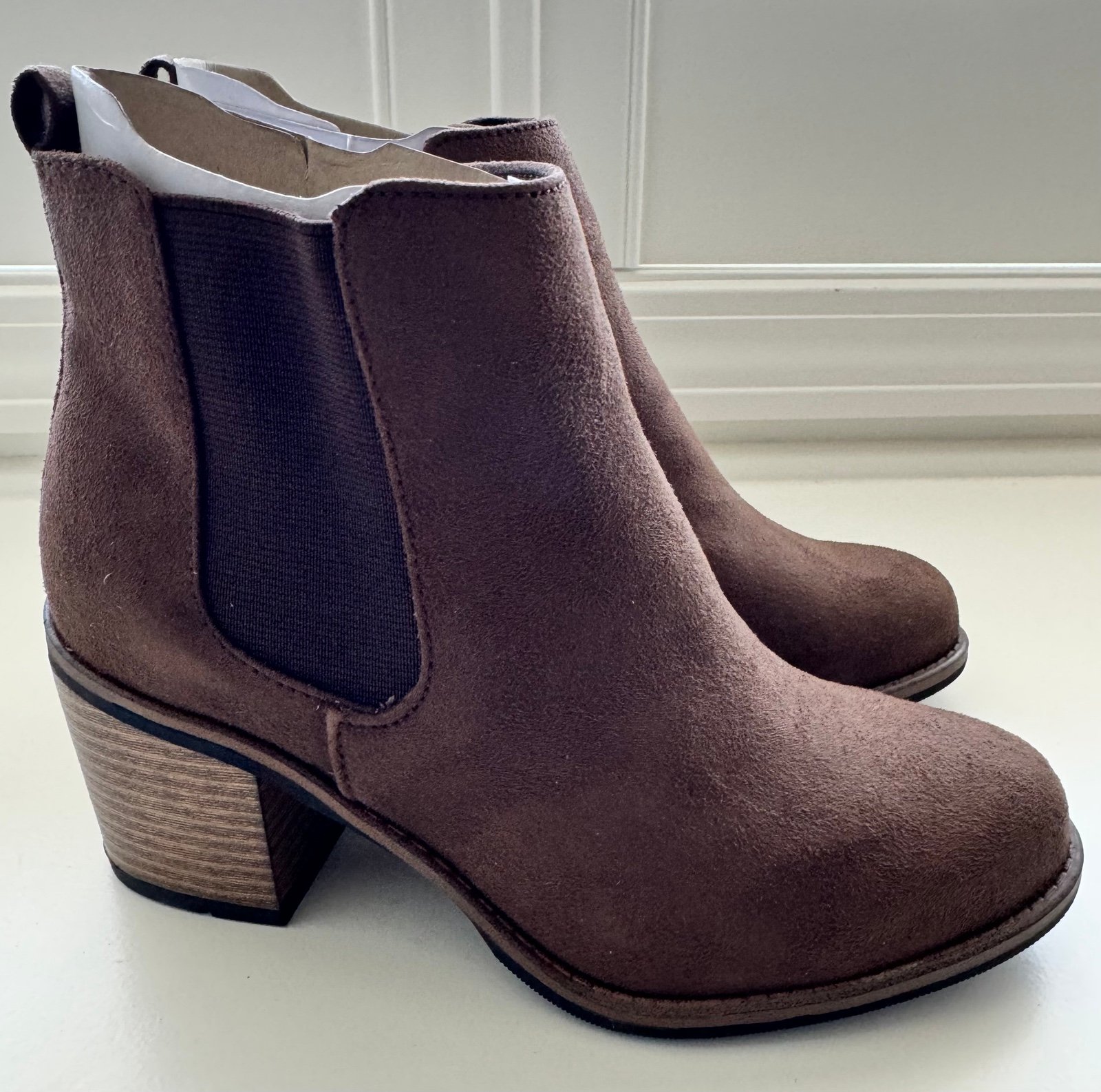 NIB WHITE MOUNTAIN DESTINY BROWN SUEDE FABRIC WOMEN SHOES SIZE 5
