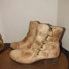Sugar Inayah Boots Size 9.5M