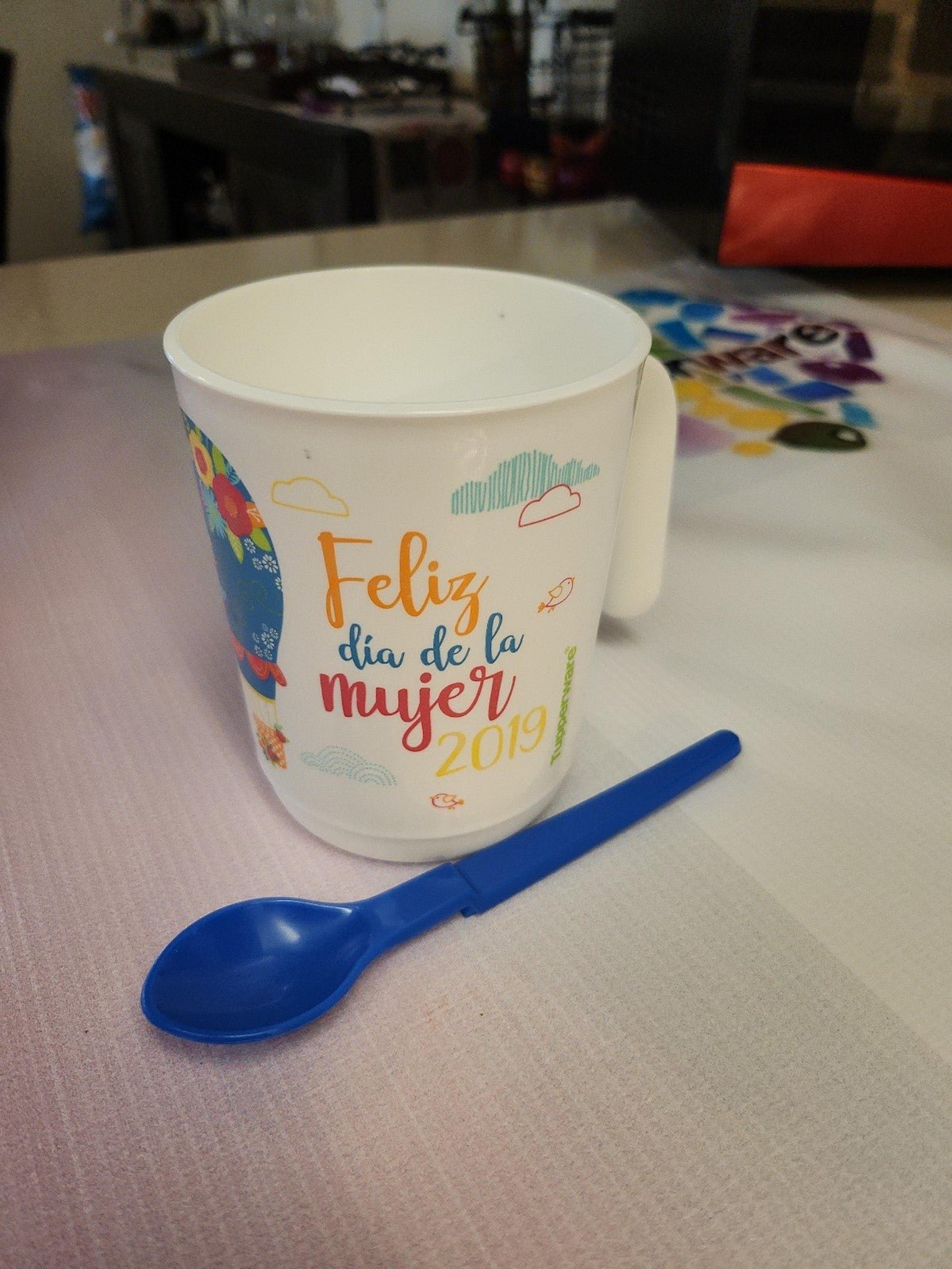 NEW! TUPPERWARE ILUMINA MUG AND SPOON SET "FELIZ DIA DE LA MUJER"  350 ML
