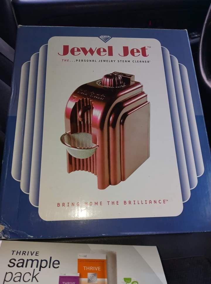 Jewelry cleaner