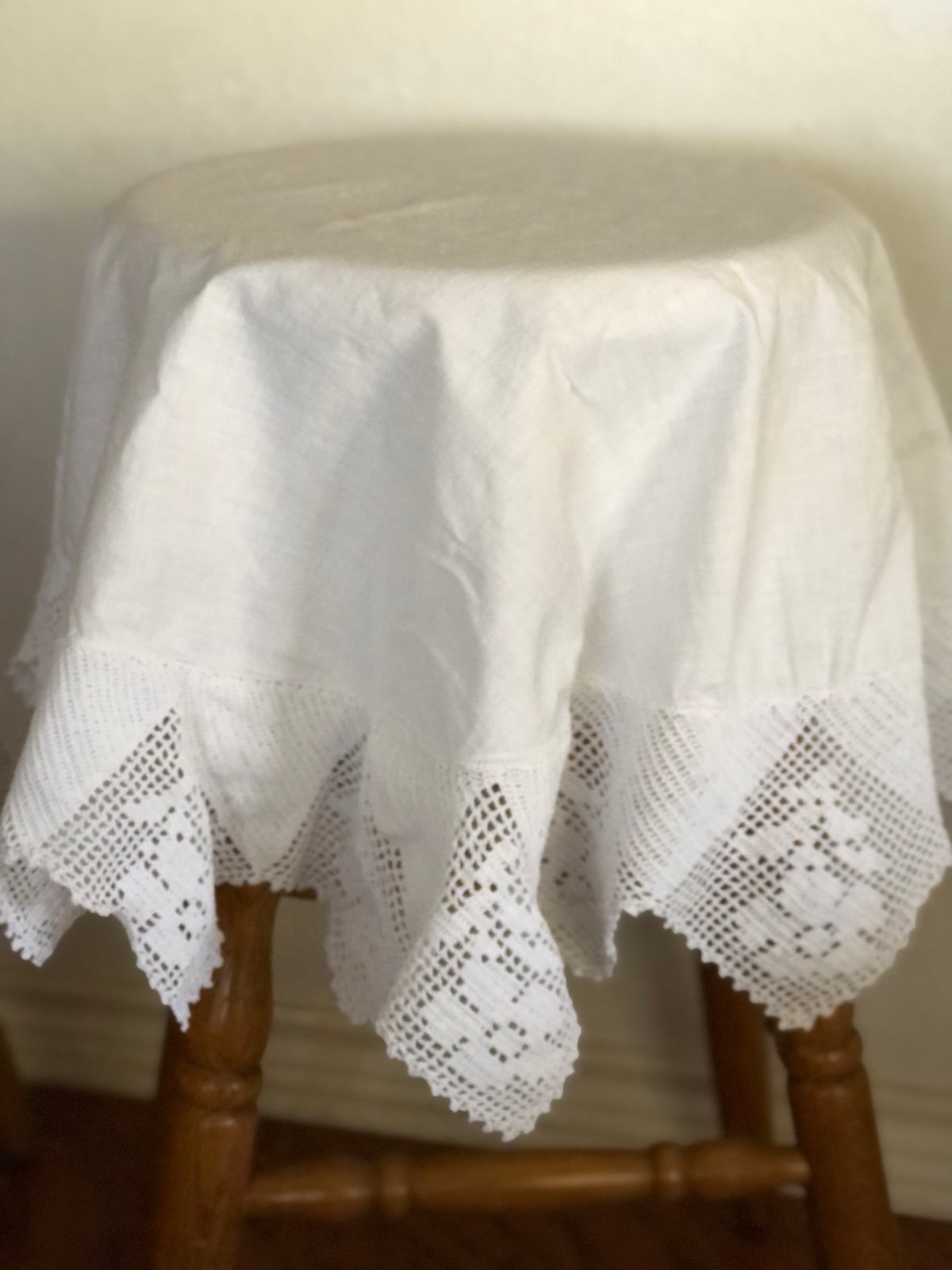 Vintage 36 Inch Round Linen Tablecloth