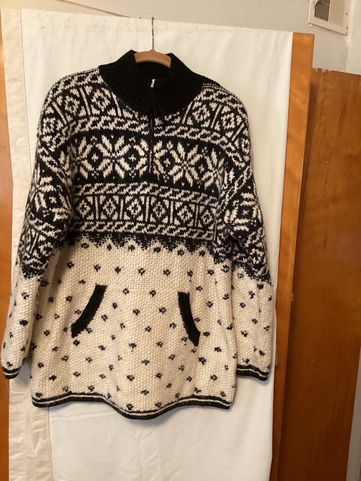 Jones New York Sport Exclusively Hand knit Sz M