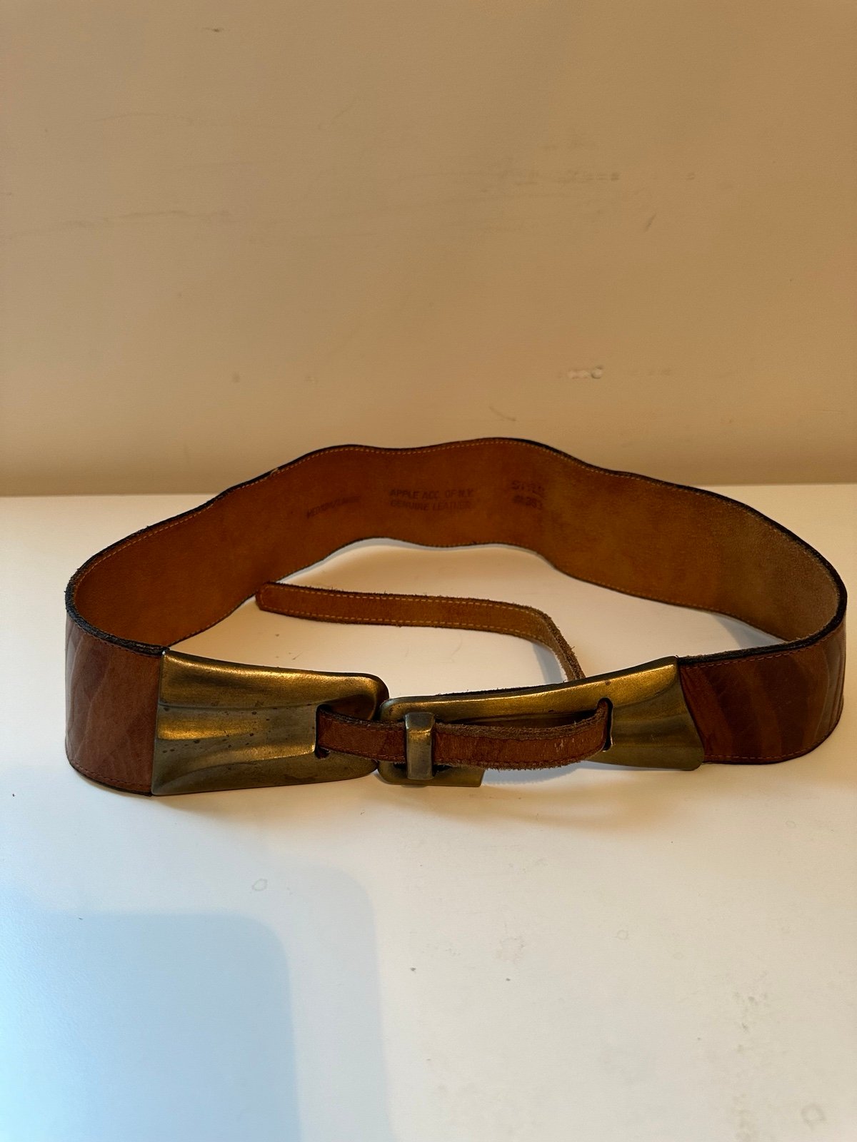 Vintage Apple Acc. Of New York Leather Belt Women’s Medium/Large Brown