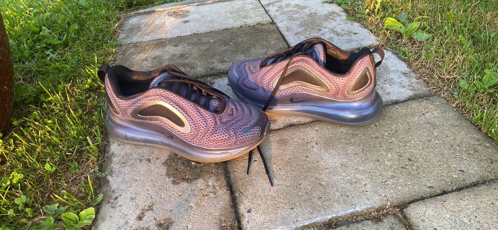 Womens size 7 Airmax 720 Nike Northern Lights