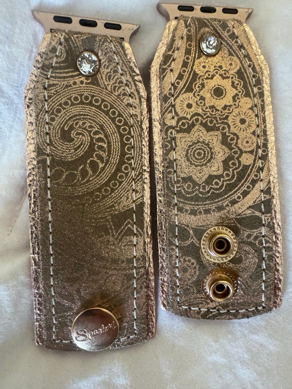 Sparkl Bow Band Apple Watch in Luxe La Rosa Leather Size M/L