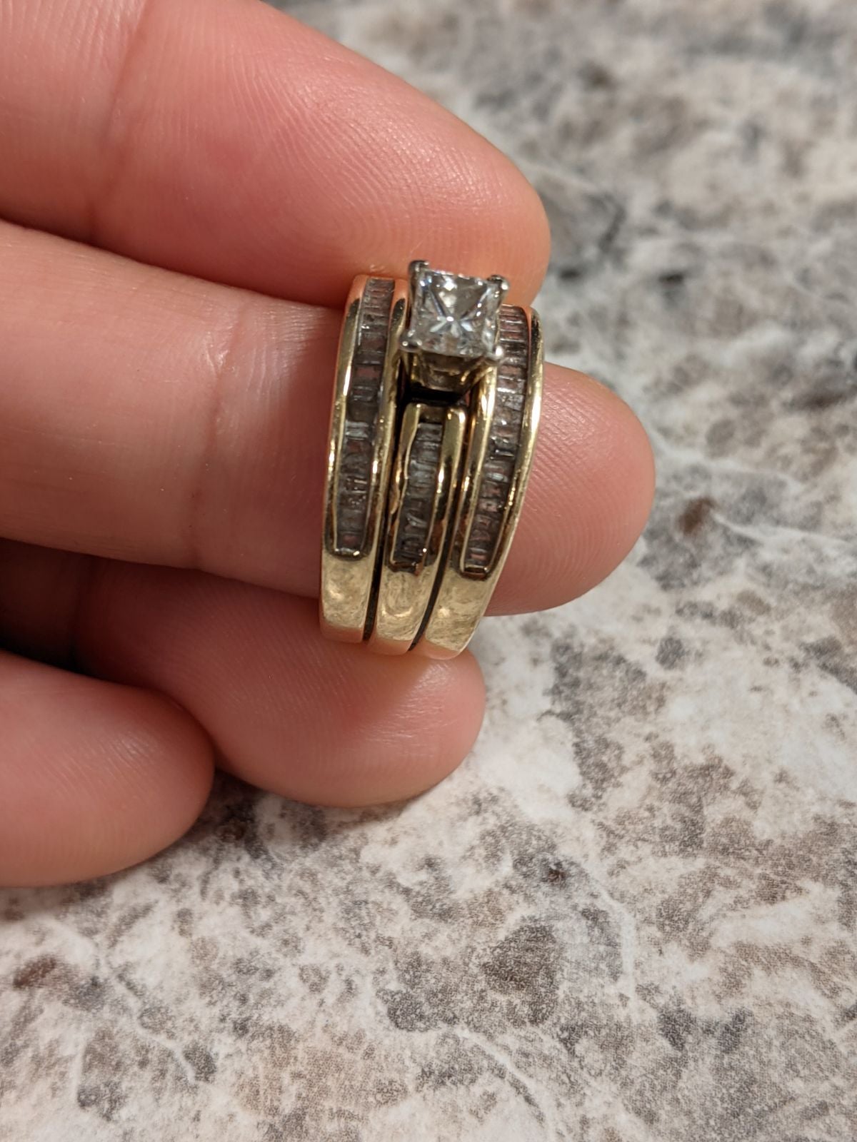 14K Gold Diamond Wedding Band Ring