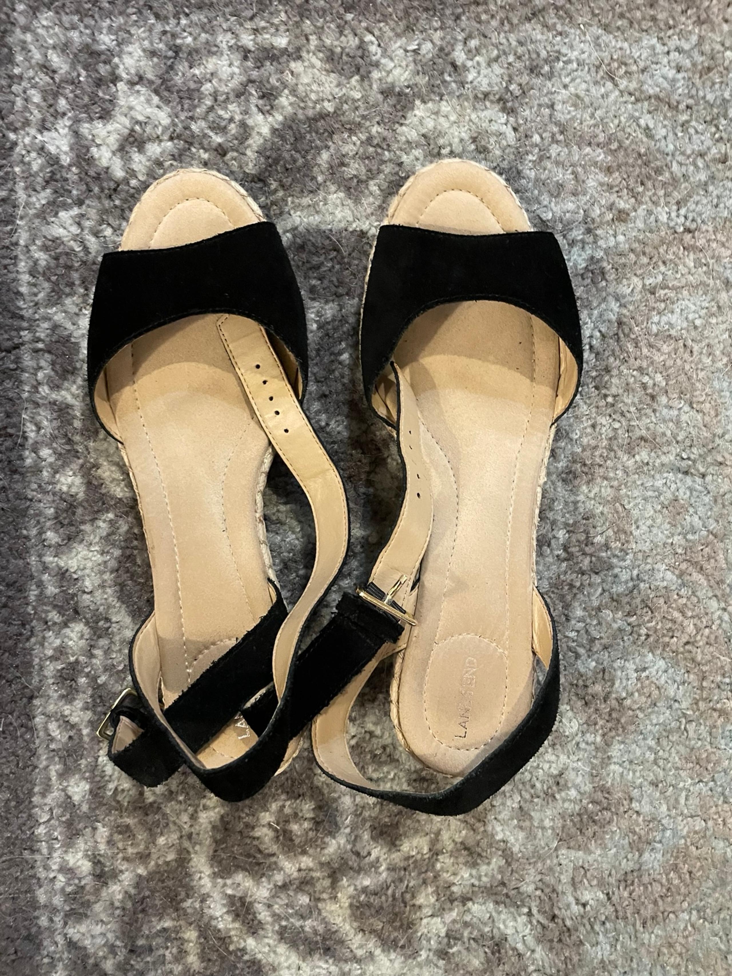 Lands End Women’s Size 9.5 Sandals with Small Wedge