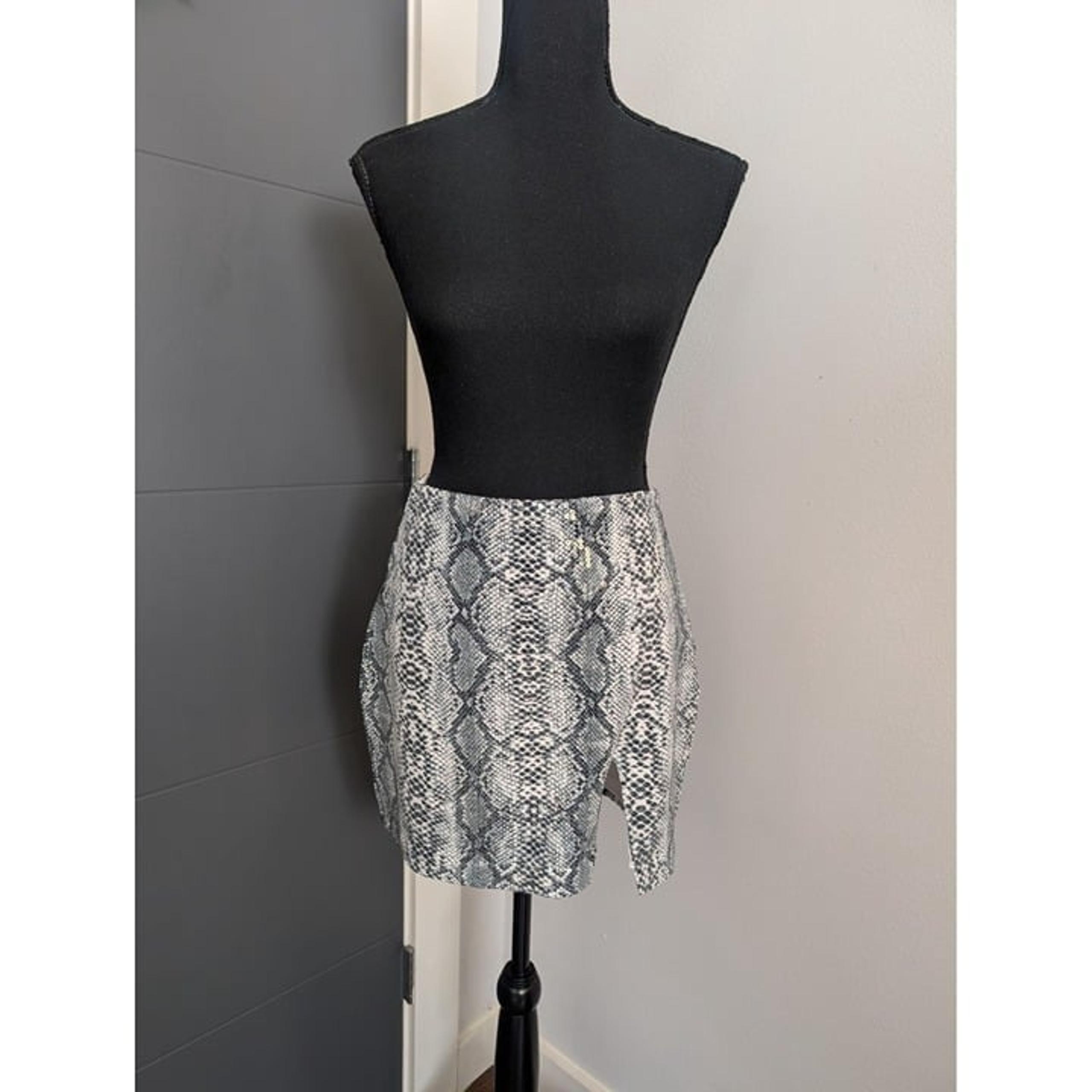 Endless Rose Front Slit Python Sequin Mini Skirt - S
