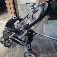 Three-wheeler stroller