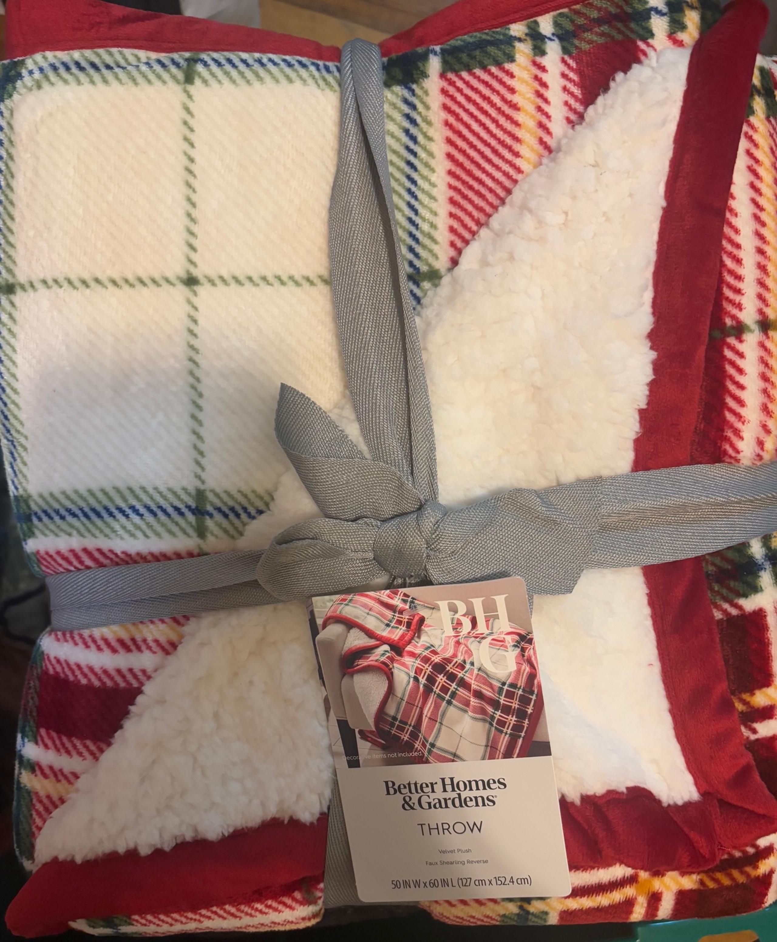 Better Homes & Gardens  Printed Reverse Faux  Shearling Adult Throw, 50” x 60”,