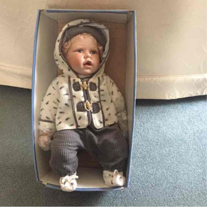 Cathay collection limited edition doll