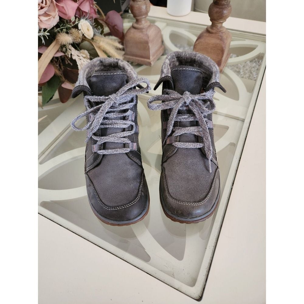 Chaco Women's Castlerock Boot Size 8 Gray Leather Lace Up Outdoor Bootie
