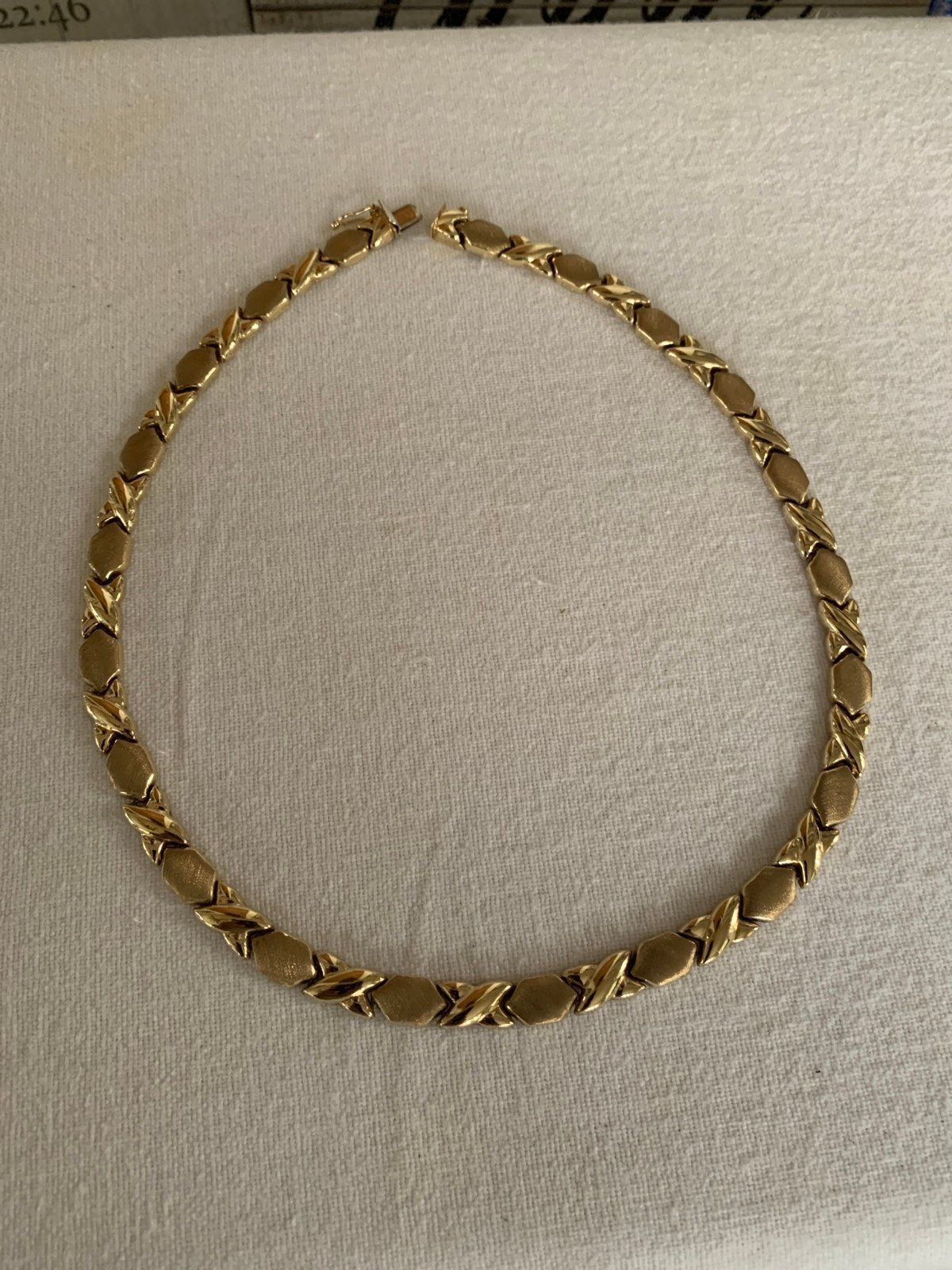 Vintage stamped 10k -yellow gold XOXO link necklace