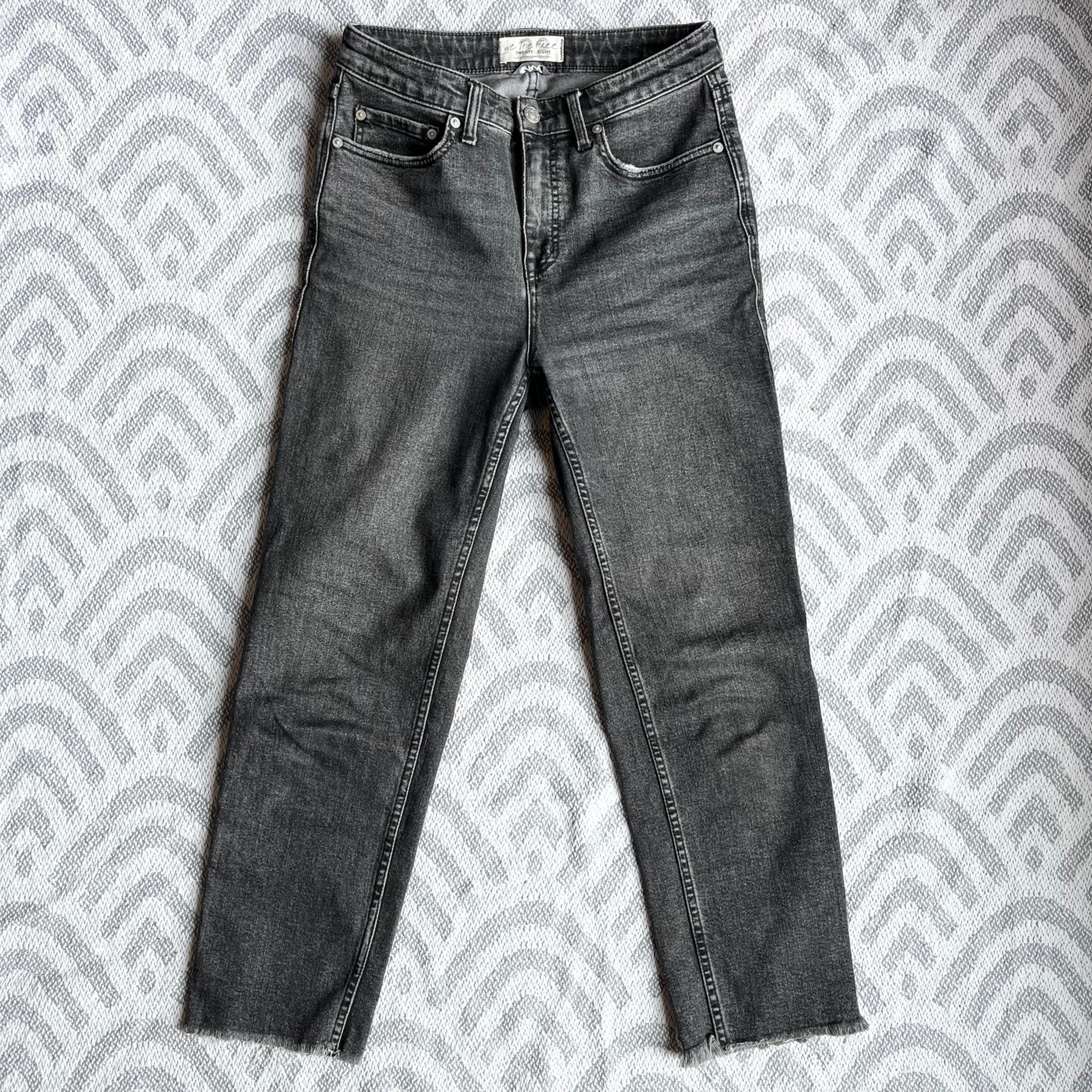 FREE PEOPLE // WE THE FREE High Rise CVRY Cropped Straight Leg Black Jeans 28