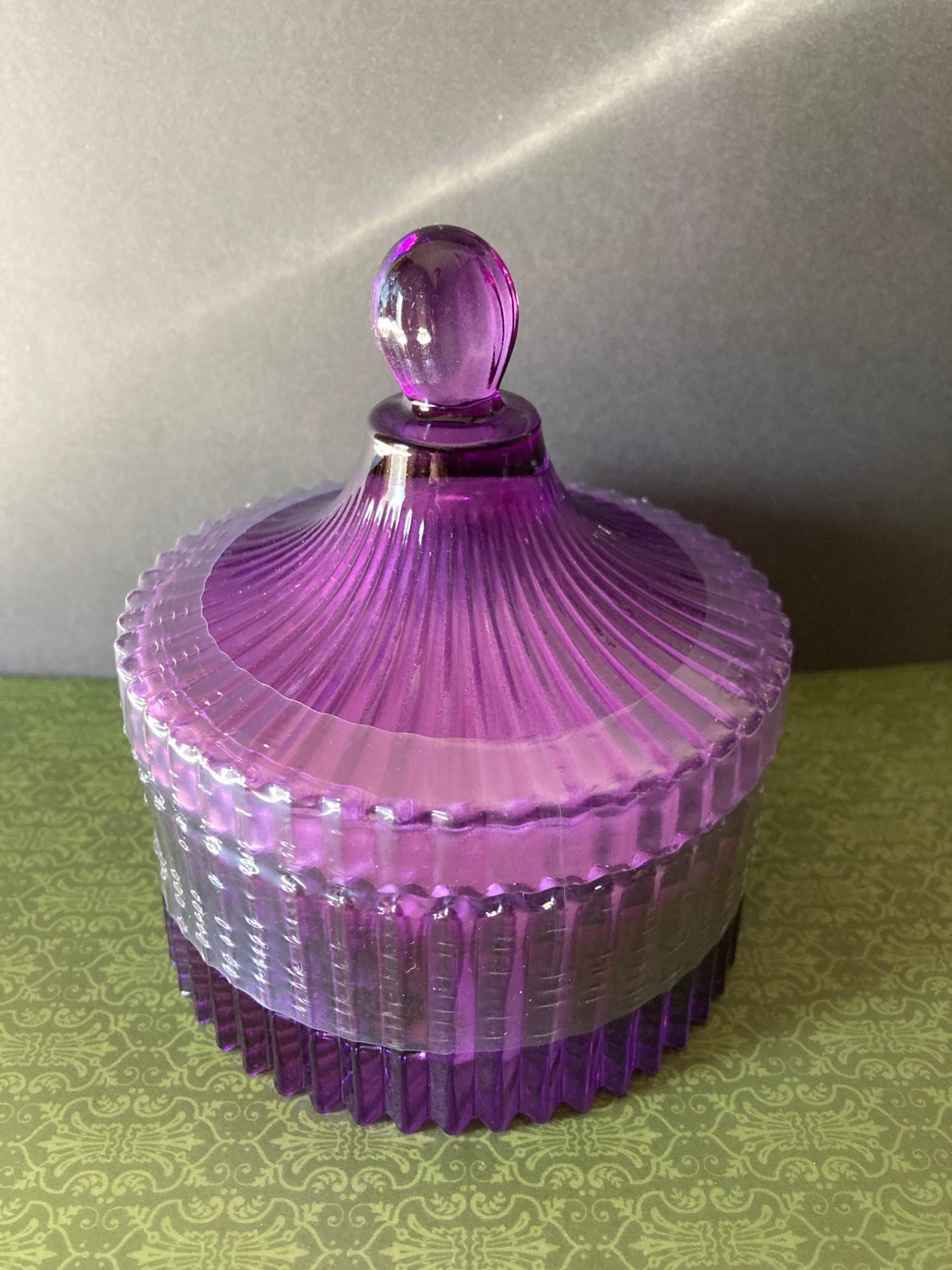 D.L & Co Wisteria Absolute Botanicle Candle NEW