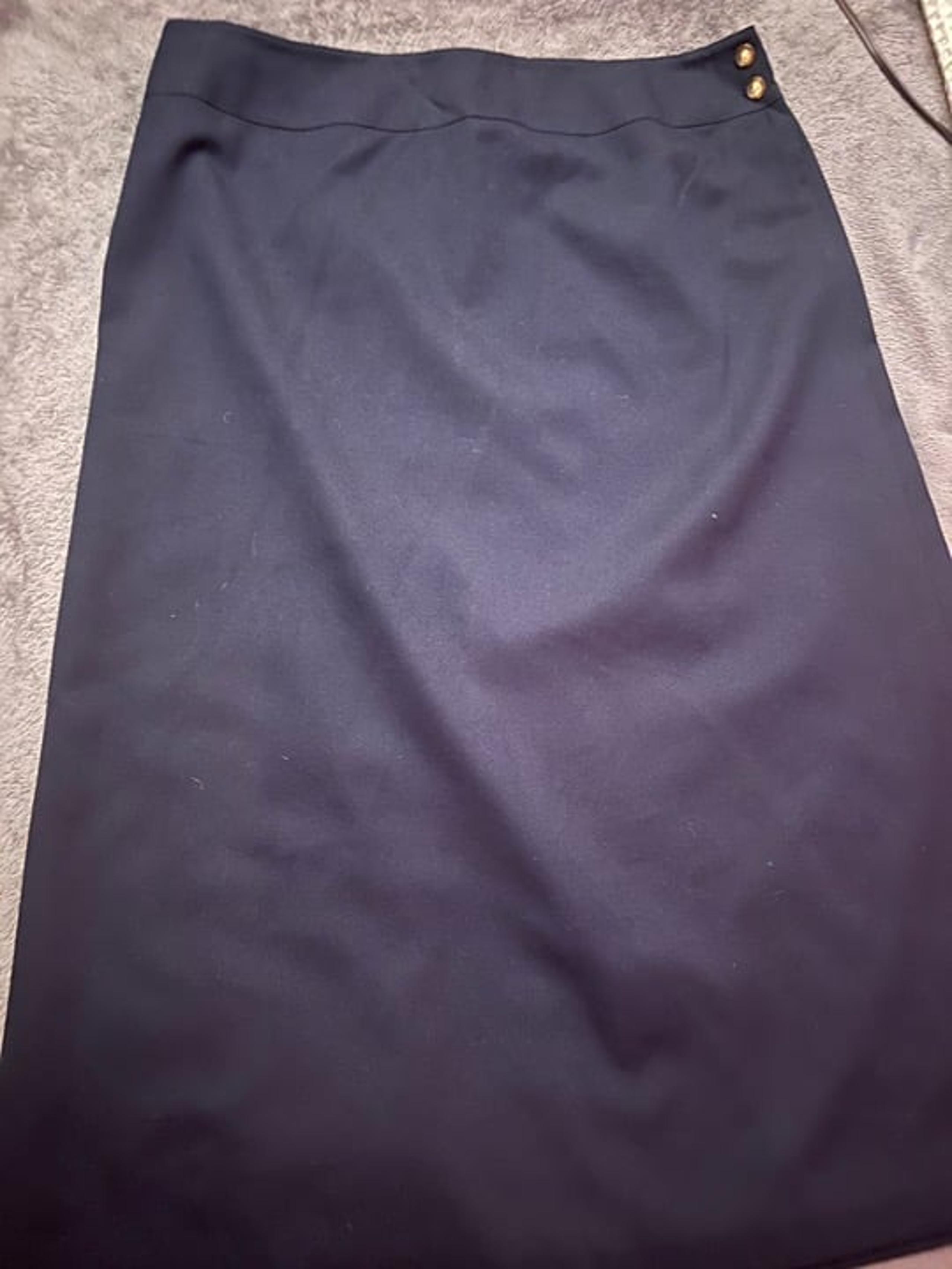 Orvis Skirt navy blue plus size 18. A-line design. Since 1856 durable beauty