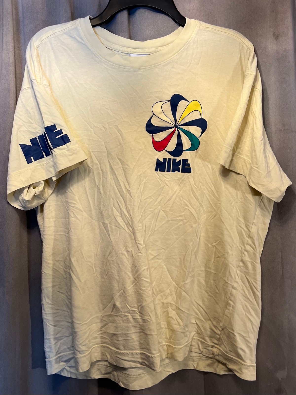Retro Nike Swoosh Pinwheel Yellow Graphic T Shirt Size Large
