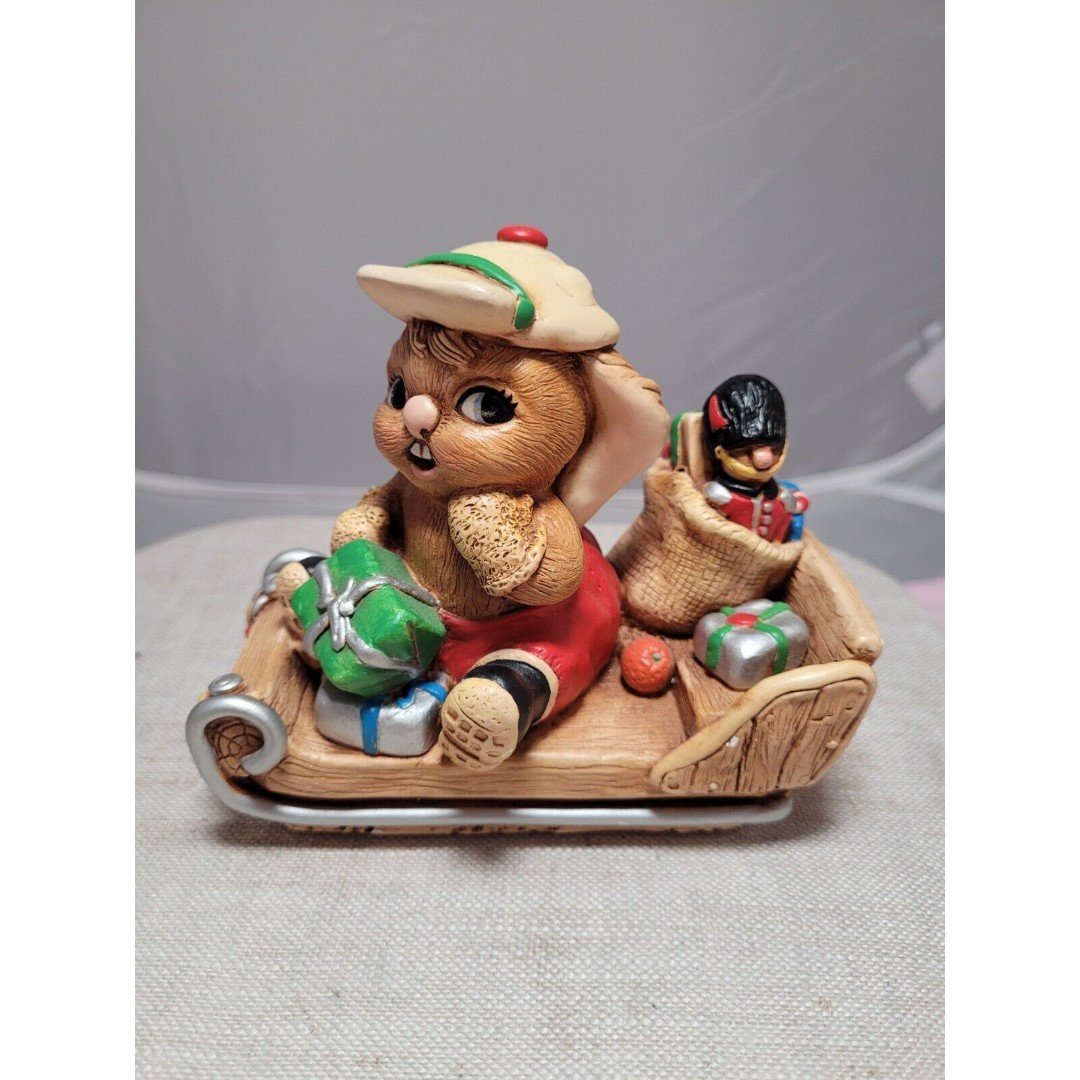Pendelfin BOBBY sitting on his sleigh full of gifts Christmas Made in England