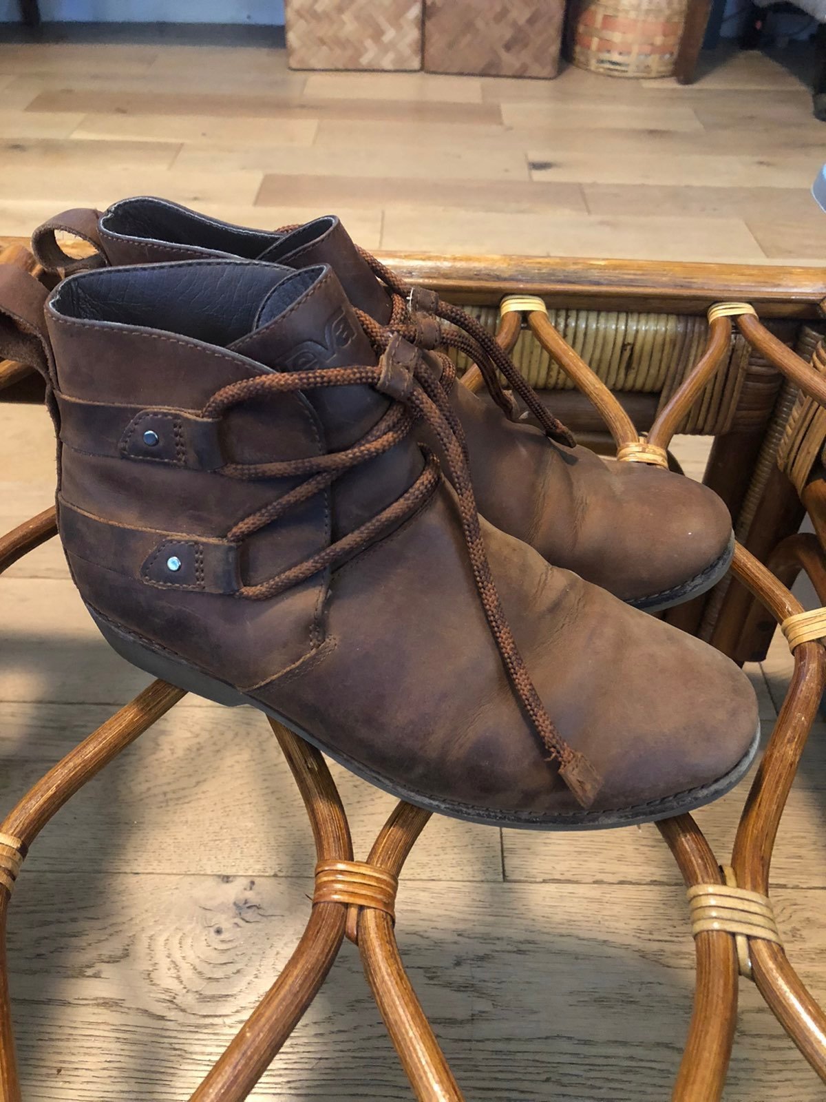 Teva Leather Booties Womens Size 8
