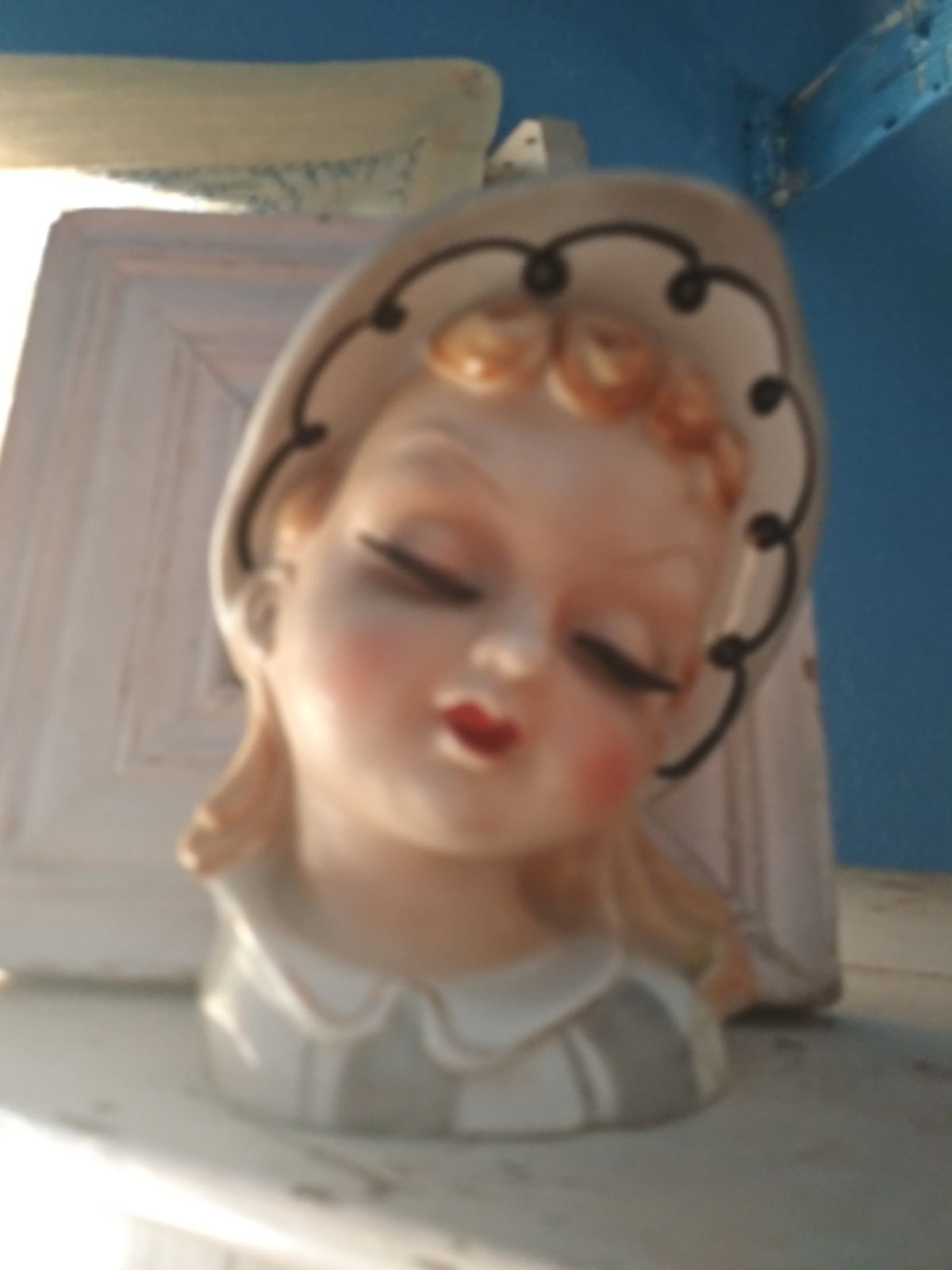 Antique vase head