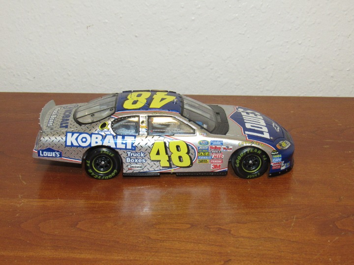 Jimmie Johnson 2005 Chevy Kobalt Lowes #48 1:24 Diecast Nascar Truck Box Action