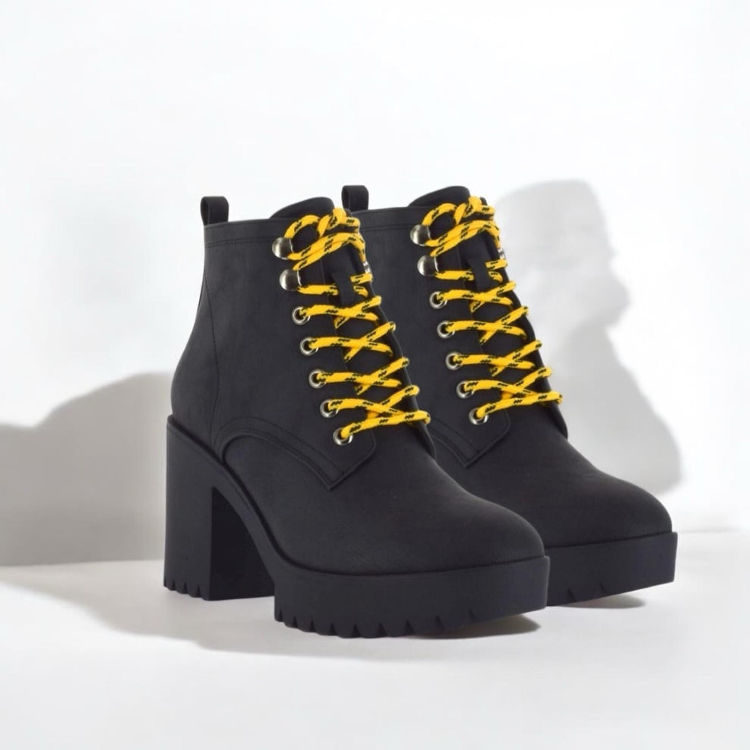 Seven7 Flatiron Black Platform Combat Boots Size 7 No Box