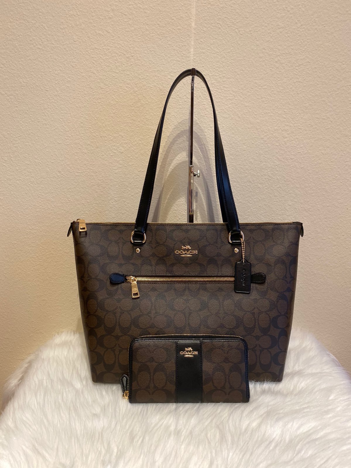 Coach purse and wallet set