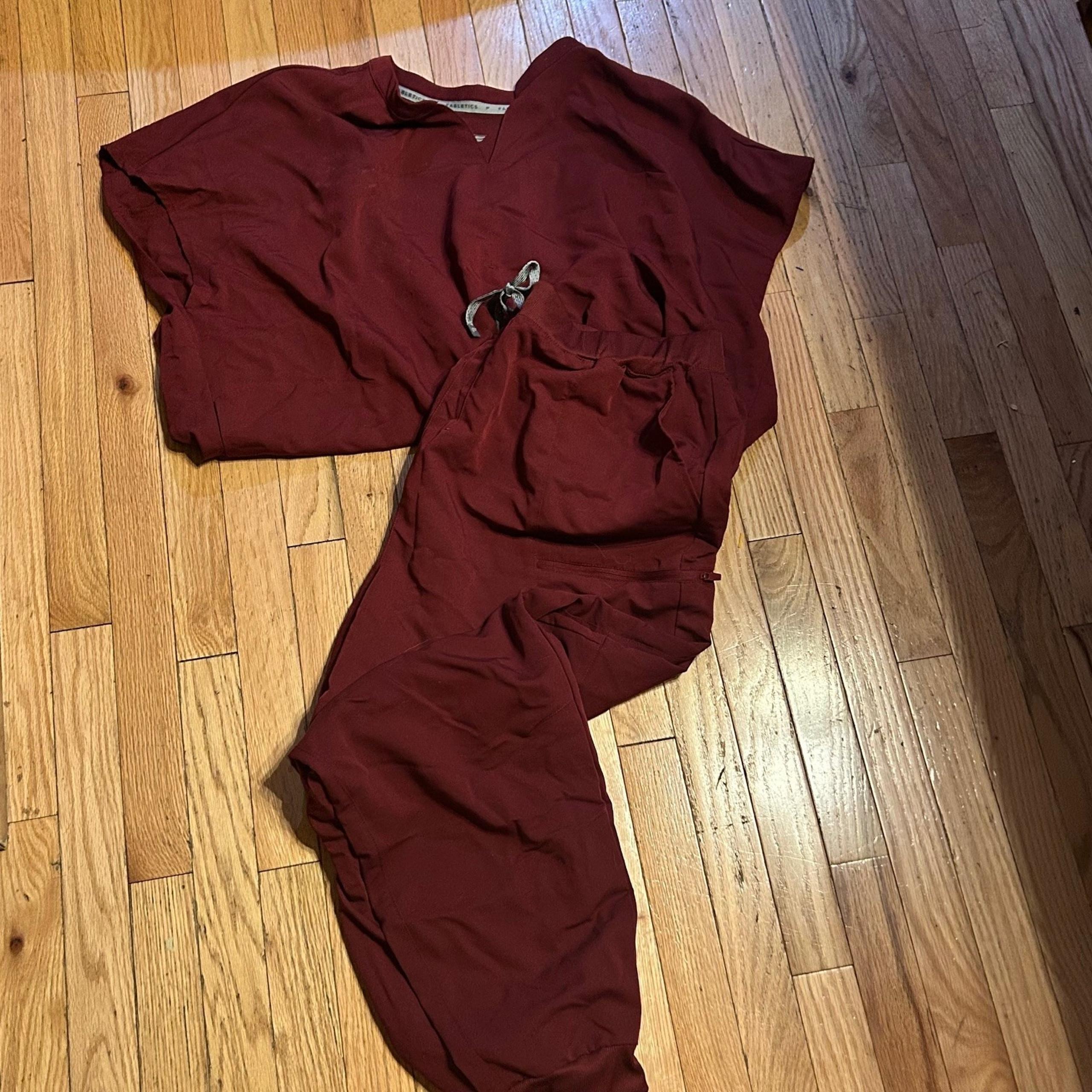 Fabletics Burgundy Red Scrub Set Top & Pants Size 3x