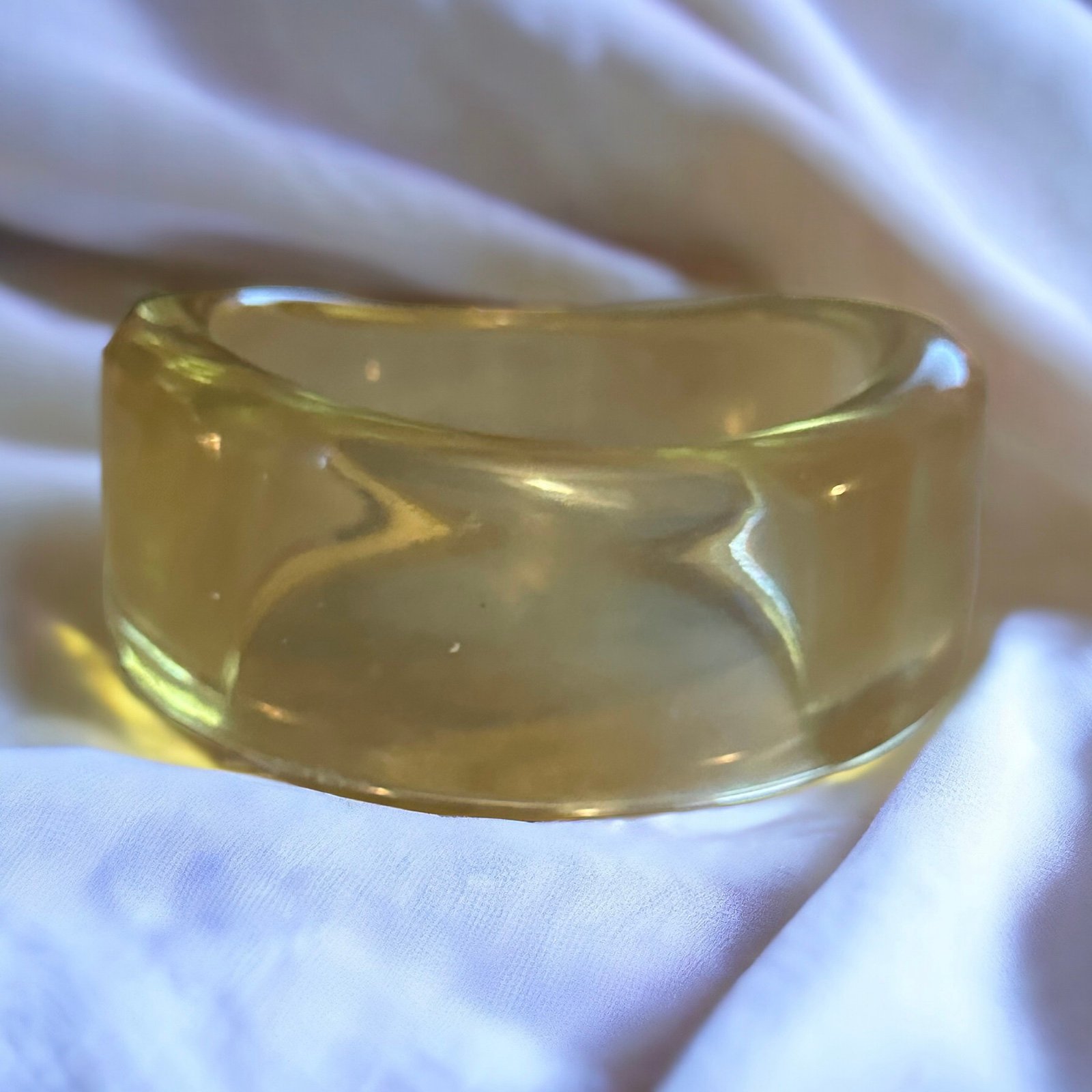 Vintage chunky clear yellow lucite bangle bracelet