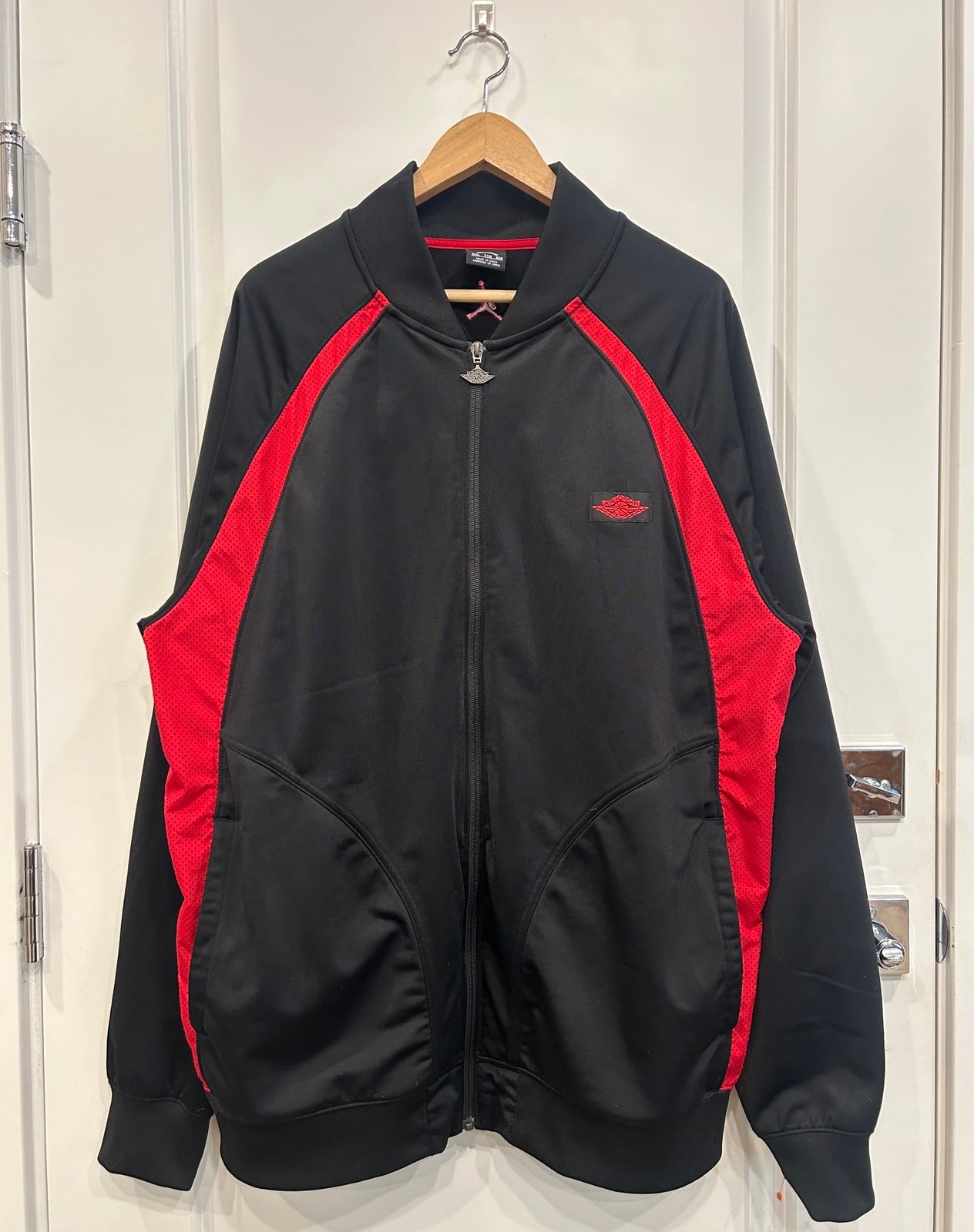 Air Jordan Retro Wings Banned/Bred 1 Track Jacket Size XXL *RARE*