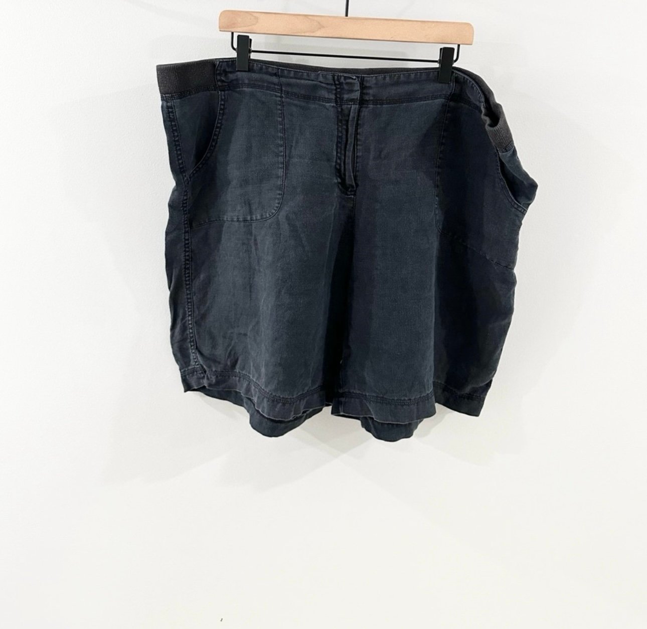 J. Jill Relaxed Fit Linen Shorts Black Size 18